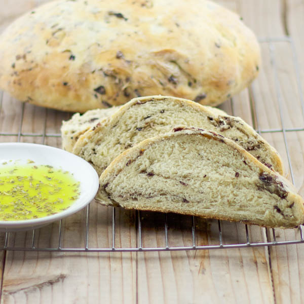 Kalamata Olive Bread Recipe | A delicious Greek olive bread that the whole family will love. Give this Greek bread recipe a try!