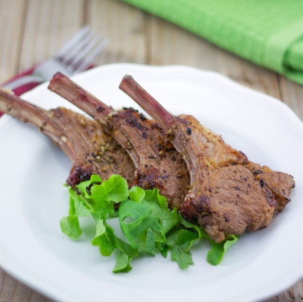 Greek Lamb Chops | This Greek lamb chops recipe is the perfect mixture of simplicity and delicious Greek flavors 