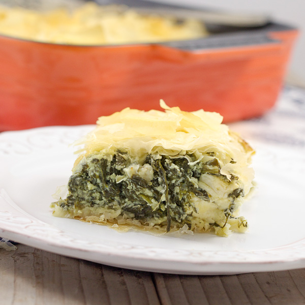 Greek Spanakopita recipe | Spinach and feta cheese pie - A delicious Greek appetizer make with phyllo.