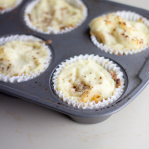 Pastitsio Muffins recipe | Simple and delicious. Traditional Greek pastistio served in a fun way 